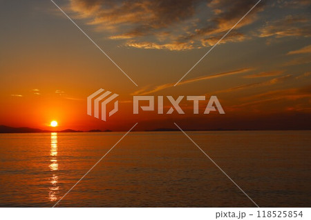 ロマンティックなサンセットタイム 118525854