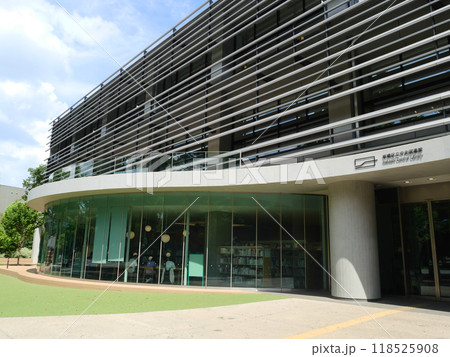 ガラスに映る図書館|板橋区立中央図書館 ガラスに映る図書館|板橋区立中央図書館 118525908