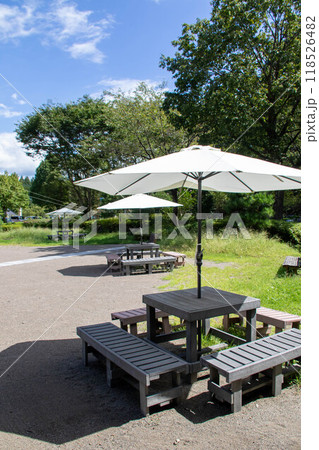 道の駅霊山たけやま　中庭のパラソル 118526482