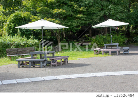 道の駅霊山たけやま　中庭のパラソル 118526484