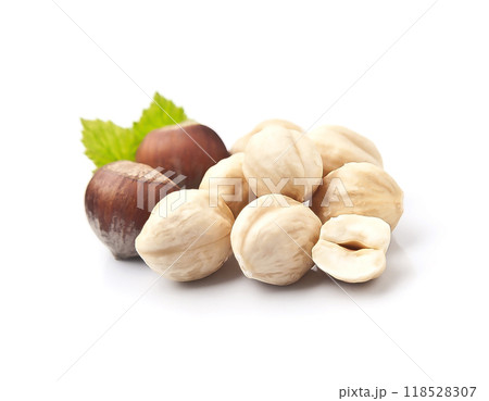Filbert nut on white backgrounds 118528307