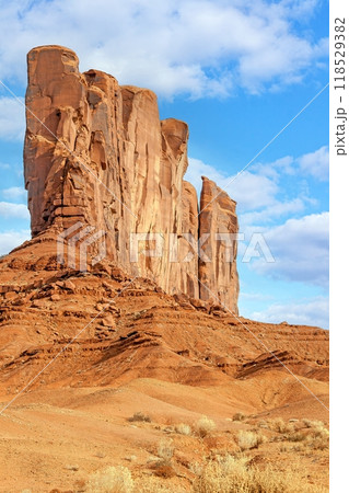 Panoramic picture of the glowing red geological sandstone formations in Monument Valley Panoramic picture of the glowing red geological sandstone formations in Monument Valley 118529382