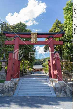 瀧田大社の鳥居(奈良県生駒郡三郷町) 瀧田大社の鳥居(奈良県生駒郡三郷町) 118529488