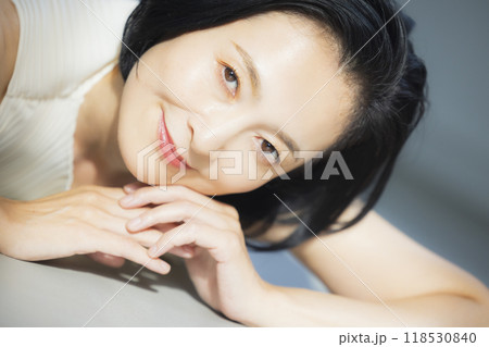ミドル女性のビューティイメージ  118530840