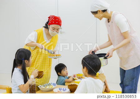食育　子ども食堂イメージ　　　 118530853