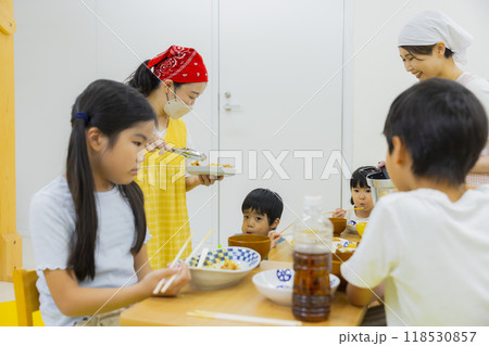 食育 子ども食堂イメージ 食育 子ども食堂イメージ 118530857