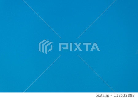 湖の青のイメージの背景壁紙 雲一つ無い青空 湖の青のイメージの背景壁紙 雲一つ無い青空 118532888