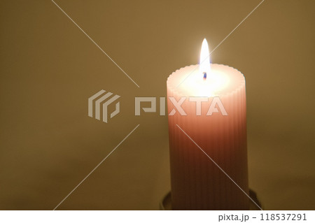 燃える蝋燭 燃える蝋燭 118537291