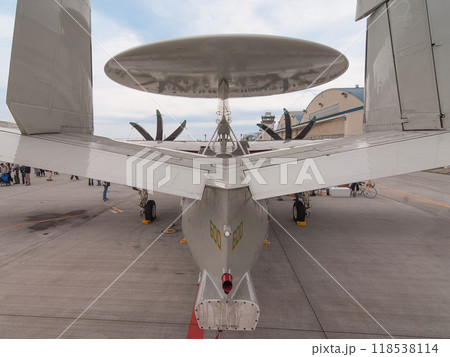 アメリカ海軍E-2Cホークアイ2000尾部 118538114