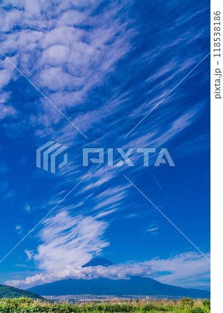 秋の青空と富士山 秋の青空と富士山 118538186