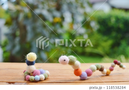 羊毛フェルトのボールで作ったへびの年賀素材 羊毛フェルトのボールで作ったへびの年賀素材 118538284