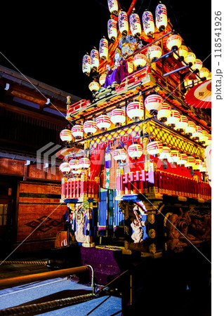 宵祭りの屋台（縦）2 118541926