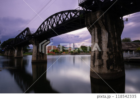 クウェー川鉄橋　タイ王国カンチャナブリー 118542335