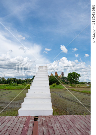 ワット・タムスア寺院　タイ王国カンチャナブリー 118542669