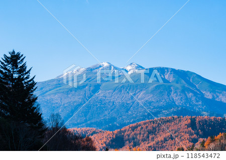 野麦峠から望む乗鞍岳（秋） 118543472