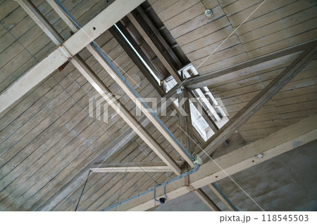 秩父銘仙館、織り機工場の屋根 118545503