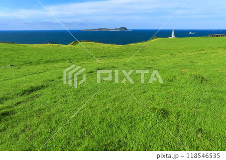 【佐賀県】肥前立石埼灯台と杉の原放牧場と小川島 118546535
