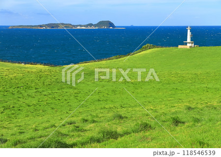 【佐賀県】肥前立石埼灯台と杉の原放牧場と小川島 118546539