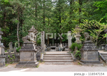 新緑の白虎隊十九士の墓 新緑の白虎隊十九士の墓 118547154