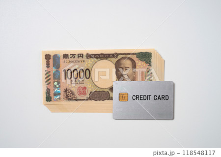 クレジットカードと新紙幣の一万円札 クレジットカードと新紙幣の一万円札 118548117