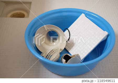 お風呂の排水口の掃除　 118549611