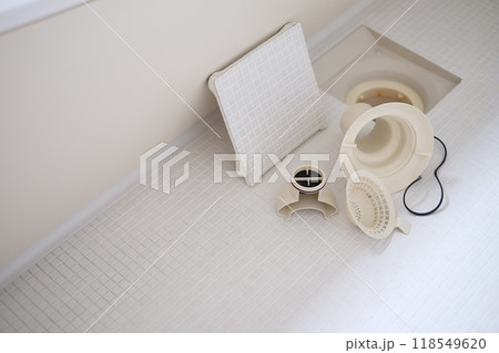 お風呂の排水口の掃除　 118549620