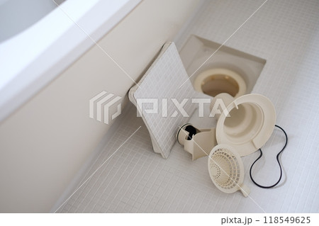 お風呂の排水口の掃除　 118549625