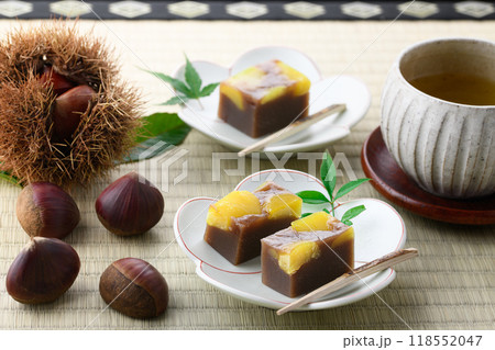 日本を代表する和菓子 羊羹 ( 栗蒸し羊羹 ) 日本を代表する和菓子 羊羹 ( 栗蒸し羊羹 ) 118552047
