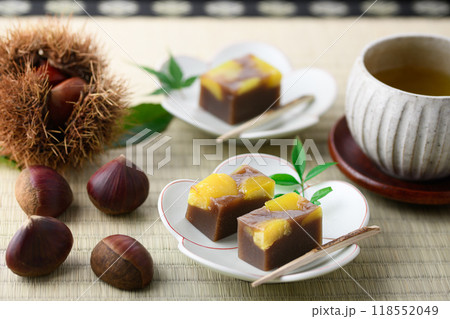 日本を代表する和菓子 羊羹 （ 栗蒸し羊羹 ） 118552049