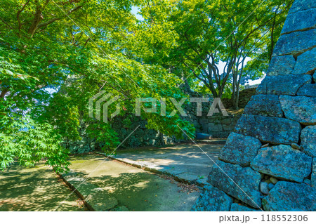 岡山県津山市　津山城の裏鉄門跡と石垣 118552306