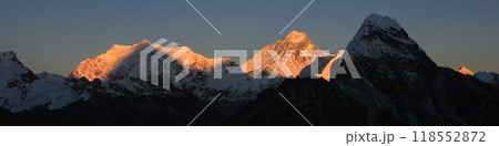 Sagarmatha, Mount Everest on a autumn evening, Nepal. Sagarmatha, Mount Everest on a autumn evening, Nepal. 118552872