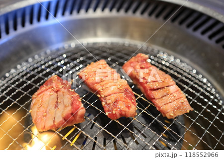 黒毛和牛焼肉（中落ちカルビ） 118552966