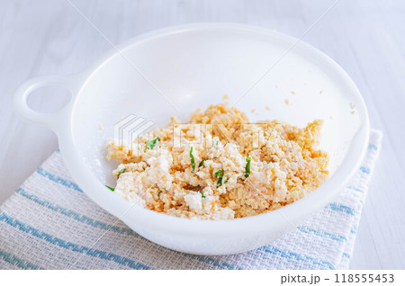 食材を混ぜ合わせたもの 118555453