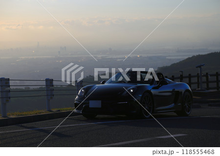 艶々の黒いオープンカー 艶々の黒いオープンカー 118555468