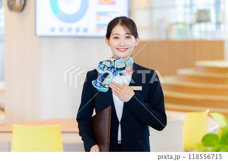 受付の若い女性 撮影協力:学校法人電波学園 東京電子専門学校 受付の若い女性 撮影協力:学校法人電波学園 東京電子専門学校 118556715