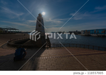 大阪府堺市堺区にの青空に映える旧堺燈台を撮影したもの 118557005
