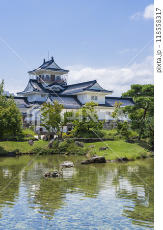 【縦写真】富山城（富山市郷土博物館） 118558317