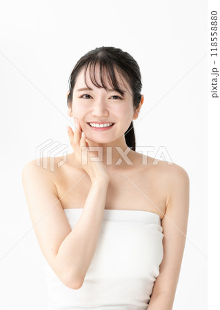 若い女性のビューティーイメージ 118558880