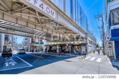 横浜市の都市風景　大倉山駅 118559096