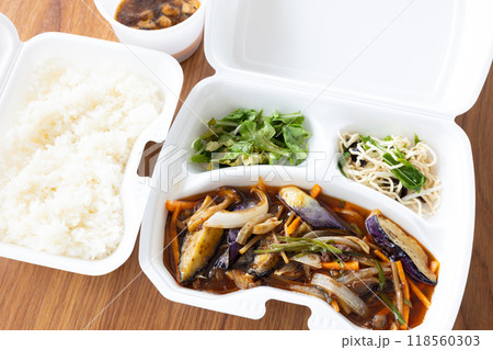 おいしいピリ辛中華炒め、なすと豚挽肉炒め弁当、ミニ麻婆豆腐付き おいしいピリ辛中華炒め、なすと豚挽肉炒め弁当、ミニ麻婆豆腐付き 118560303
