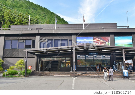 夏のびわ湖バレイロープウェイ山麓駅　滋賀 118561714