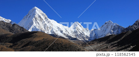 Mount Pumo Ri in autumn and distant view of the Everest Base Camp, Nepal. 118562545