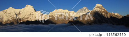Snow capped mountains, Mount Everest in autumn, view from Thonak So So, Nepal. 118562550