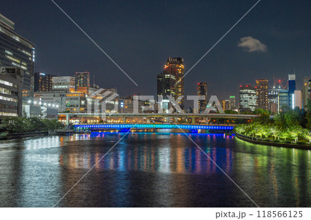 大阪天満橋夜景　川崎橋からの眺め 118566125