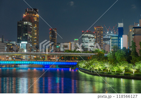 大阪天満橋夜景　川崎橋からの眺め 118566127