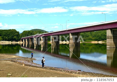 御所湖と繋大橋 118567053