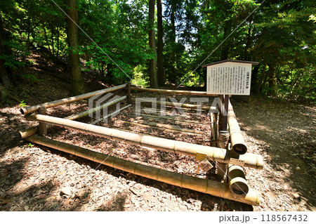 天下分け目の天王山「山崎城」の曲輪と残石垣・眺望 118567432