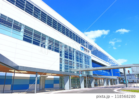 福井県敦賀市、敦賀駅の風景 118568280