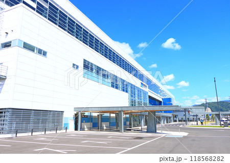 福井県敦賀市、敦賀駅の風景 118568282