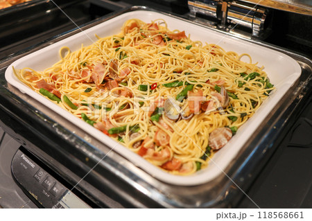 大量のペペロンチーノ 118568661
